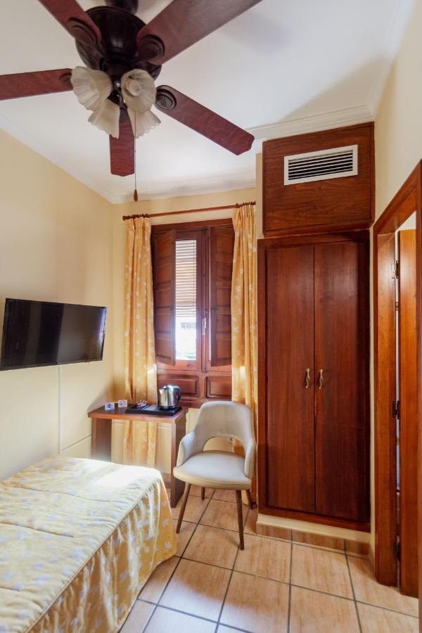 דניה Hostal Loreto מראה חיצוני תמונה