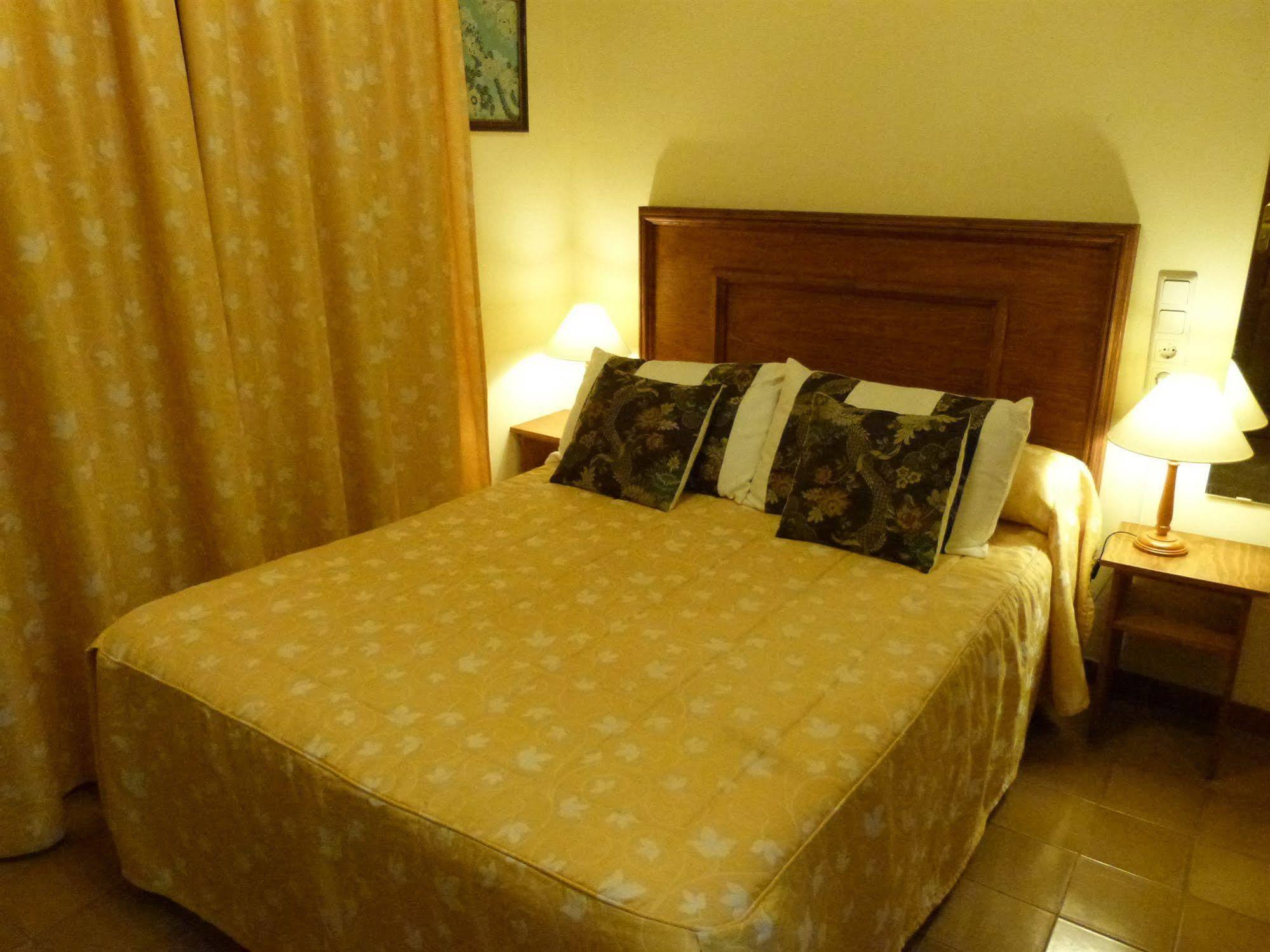 דניה Hostal Loreto מראה חיצוני תמונה