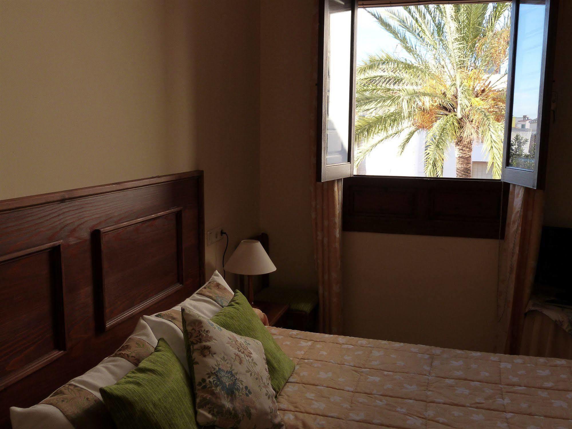 דניה Hostal Loreto מראה חיצוני תמונה